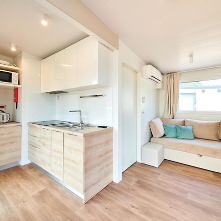 Camping Stella Maris Mobile Homes Umago Esterno foto