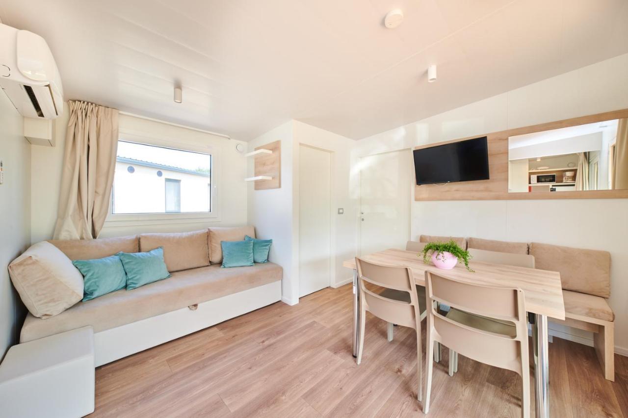 Camping Stella Maris Mobile Homes Umago Esterno foto