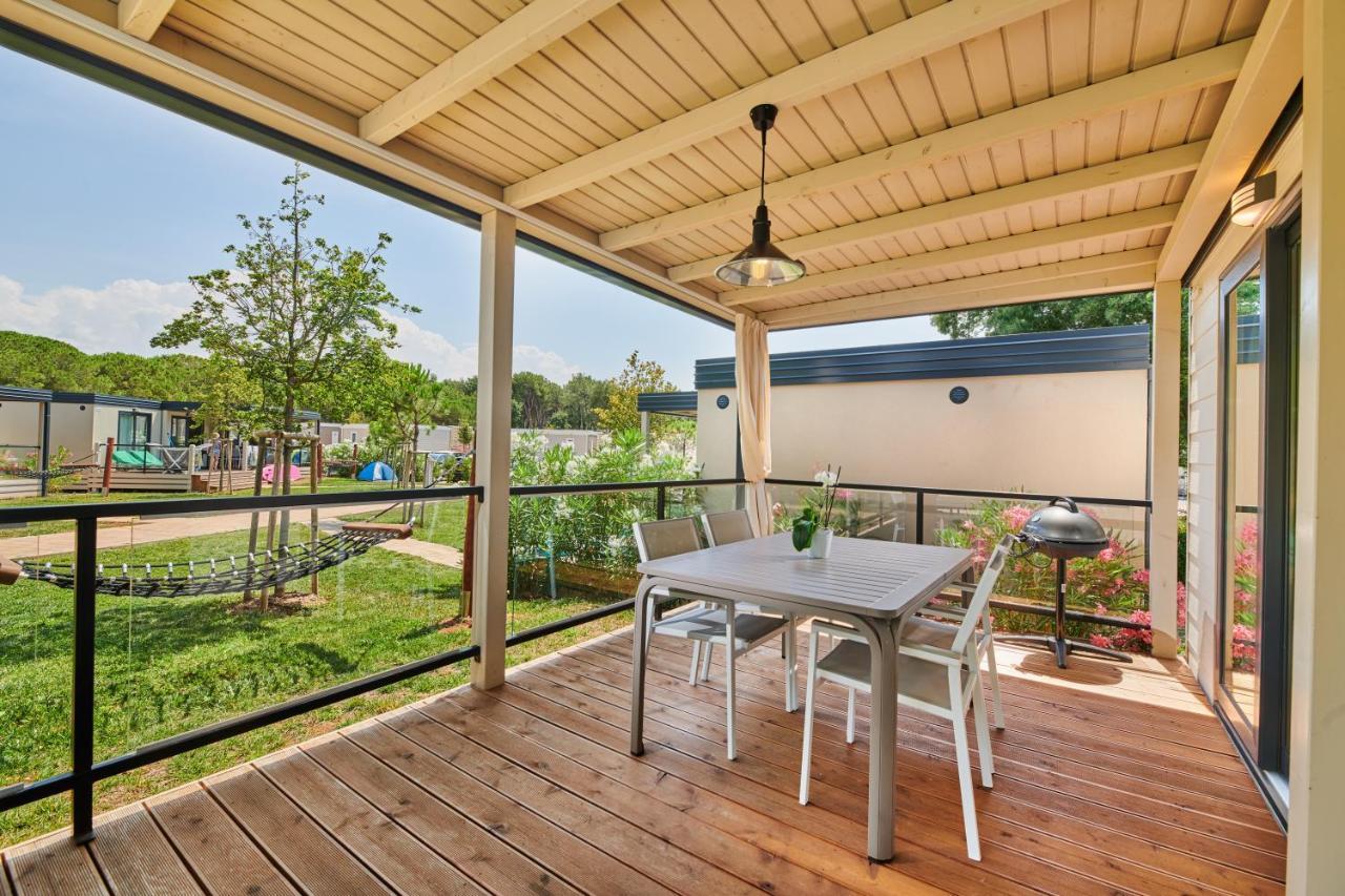 Camping Stella Maris Mobile Homes Umago Esterno foto