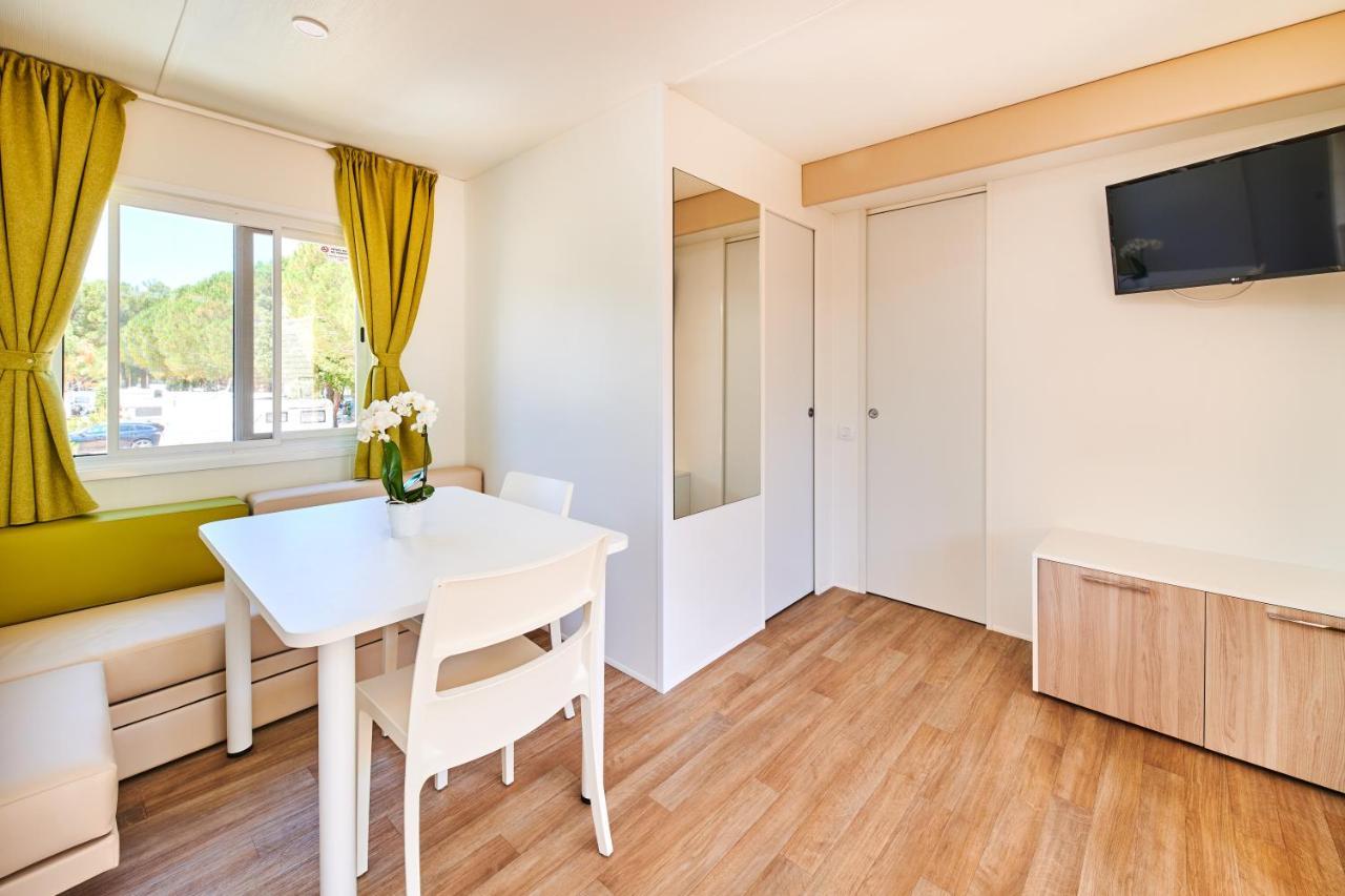 Camping Stella Maris Mobile Homes Umago Esterno foto